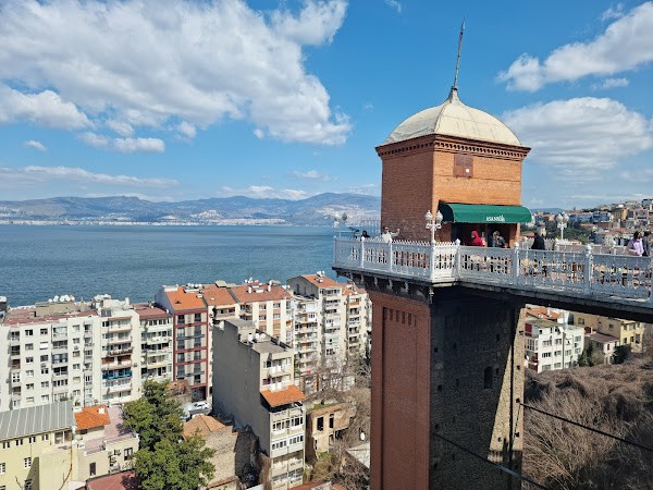 İzmir Historical Elevator Building photo