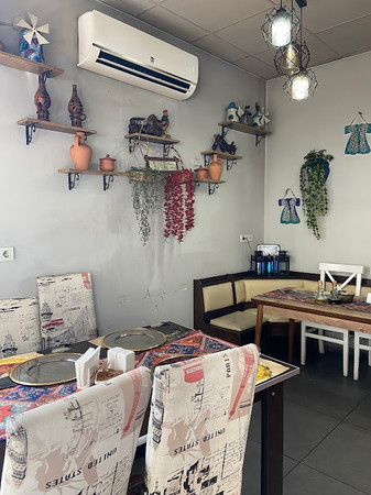 İzmir Tarihi Asansör Göveç'te Yöresel Yemekler photo