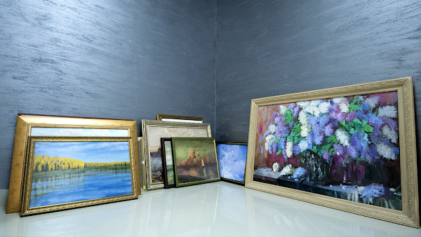 Выставочный зал музея-галереи «La bohème artistique» photo