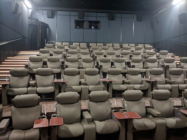 Кинотеатр МОНИТОР СИТИ De Luxe photo