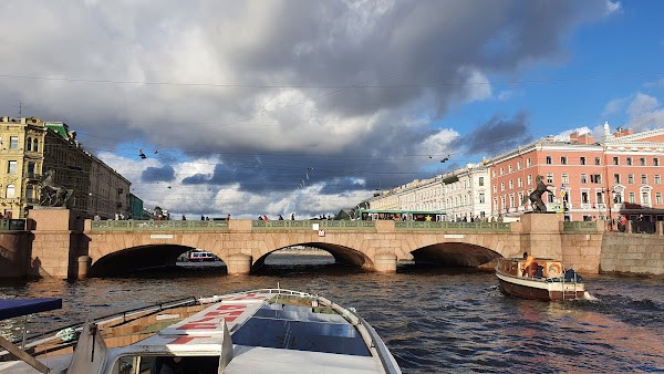 Anichkov Bridge photo