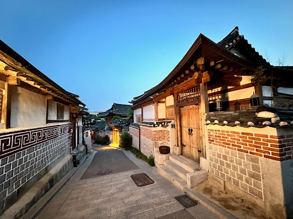 Bukchon Hanok Village photo