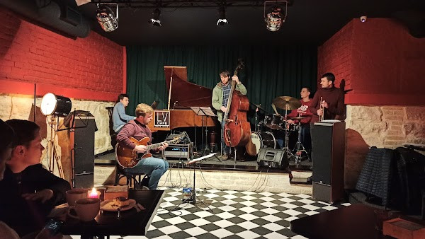 Dovhi Burkhlyvi Oplesky photo