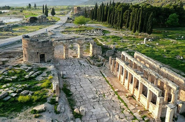 Hierapolis photo