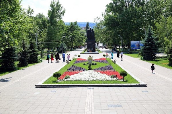 Leninsky Komsomol Park photo