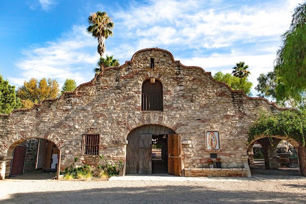 Malibu Wines & Beer Garden photo