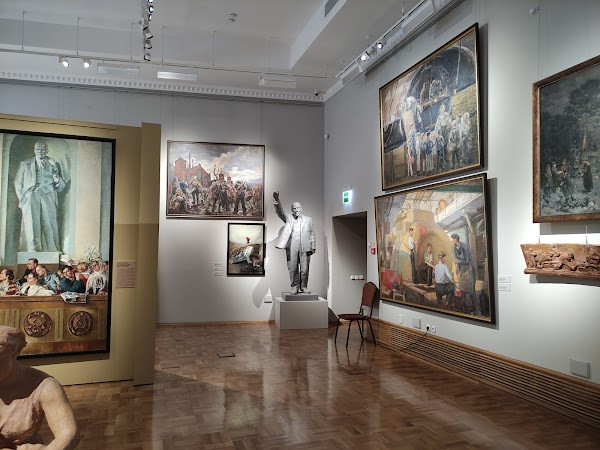 Omsk District Museum of Visual Arts photo