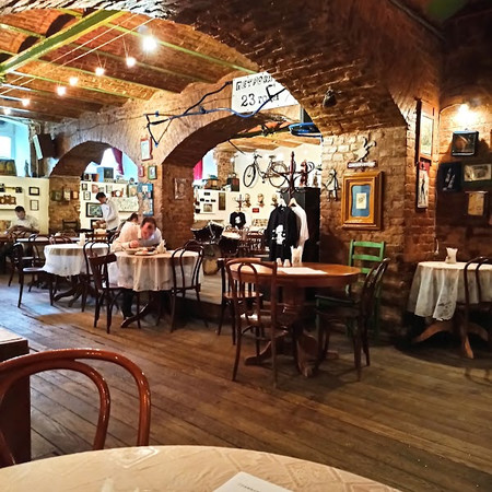 Petrovich, Restoran photo