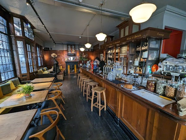 Queens Head & Artichoke photo