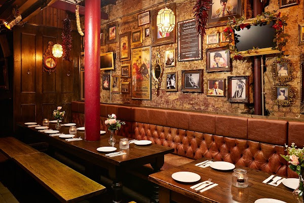 Salvador & Amanda Covent Garden photo