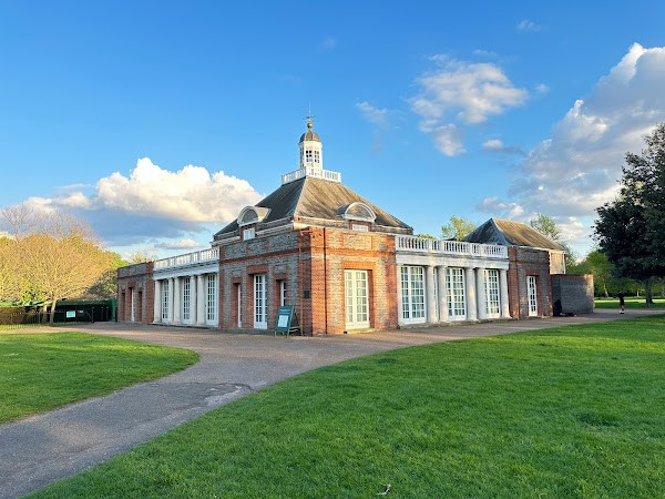 Serpentine Gallery photo