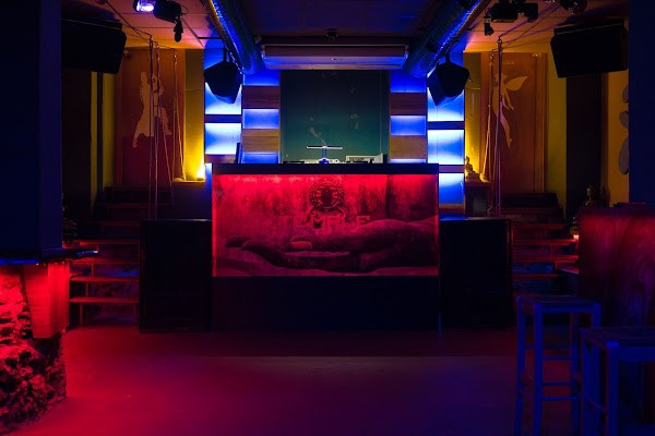 Temple club photo