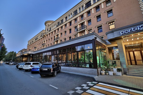 Tom River Plaza photo