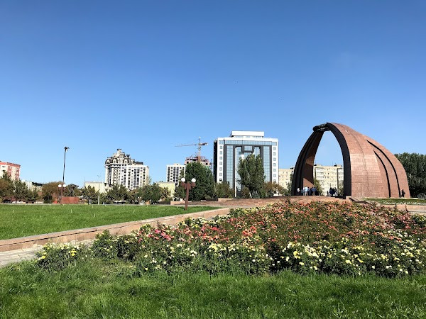 Victory Square photo