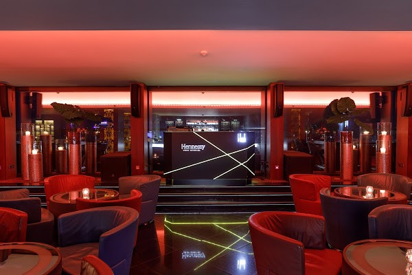 b-hush rooftop lounge bar photo